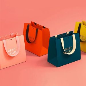 Customized paper gift bags and shopping bags wholesale